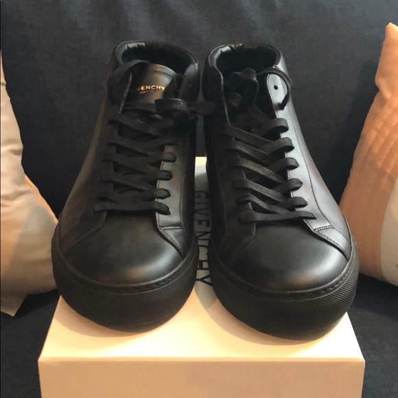 Givenchy Sneakers - Picture 6 of 8